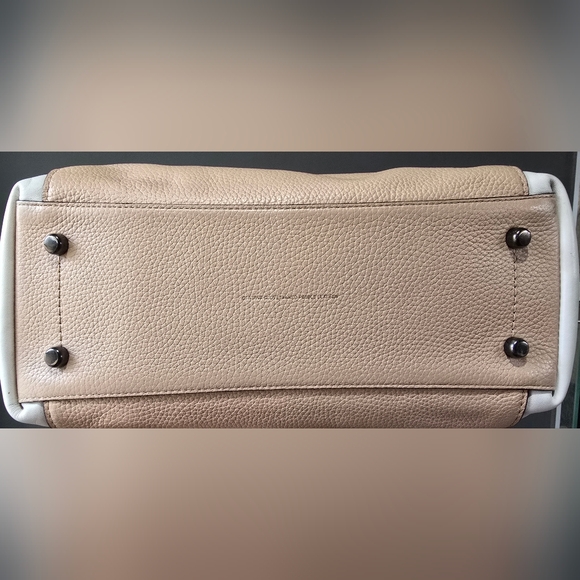 Coach 1941 Shadow Carryall V5 Beechwood Satchel (68005) - Picture 5 of 12